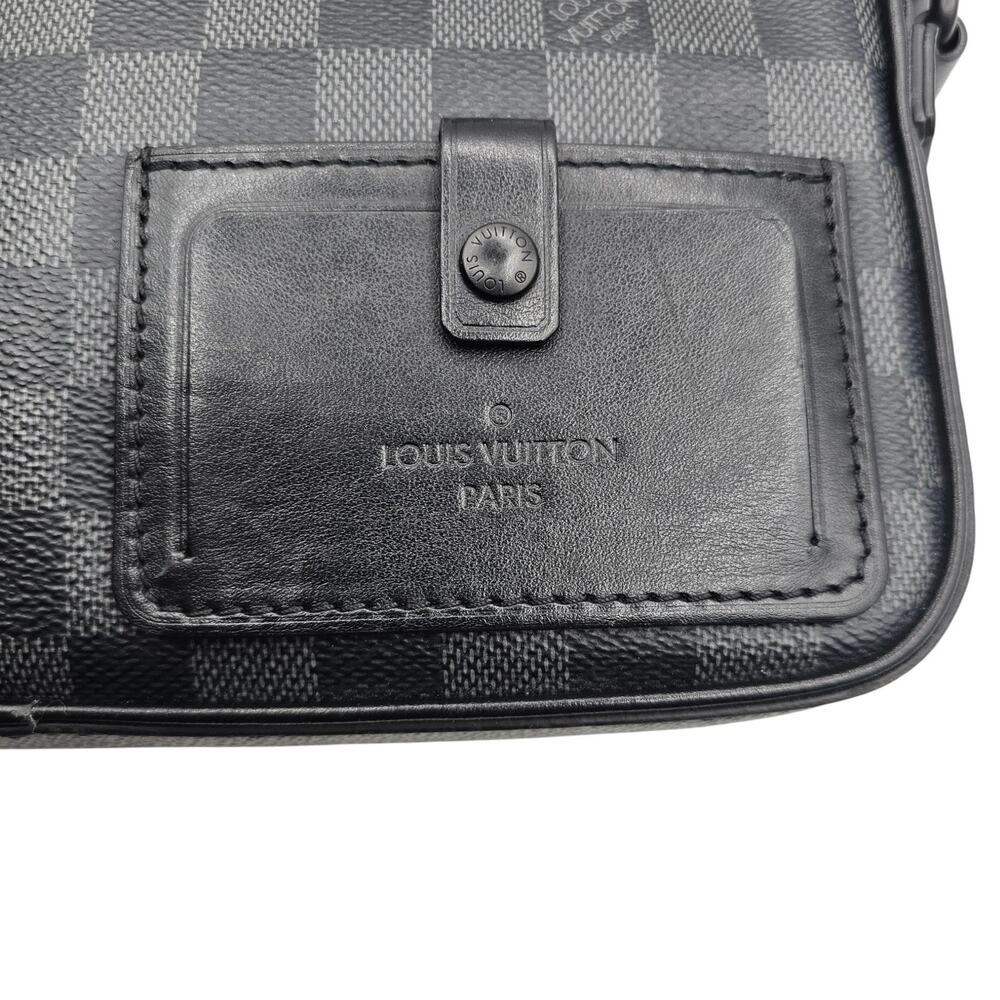 Louis Vuitton Damier Graphite Canvas Men's Crossbody Messenger Bag Black - Picture 8 of 8